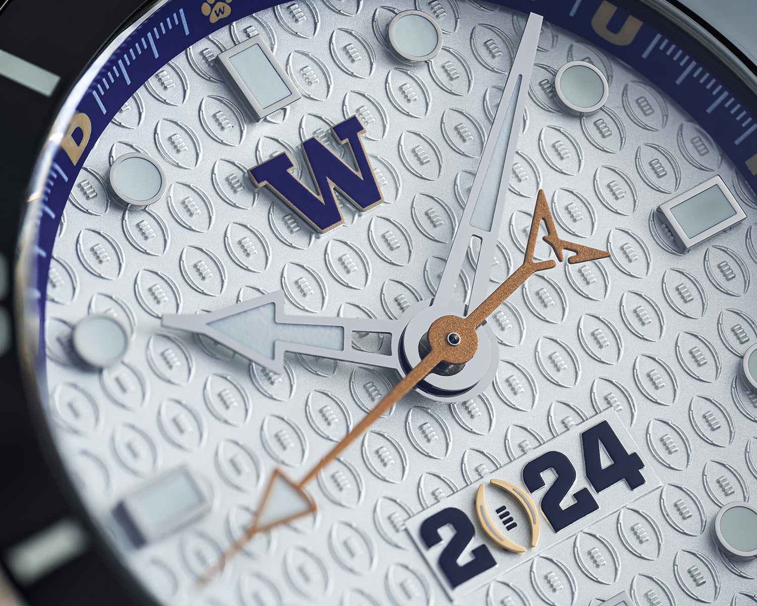 CFP 2024 Washington Huskies Odysseus swiss made automatic watch. Zoom in on the dial.